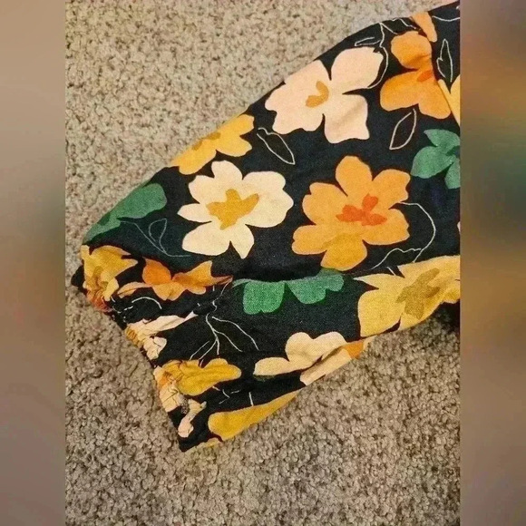 Who What Wear Black Peplum Style Tie Blouse w/ Floral Design, Size Medium - Picture 4 of 5